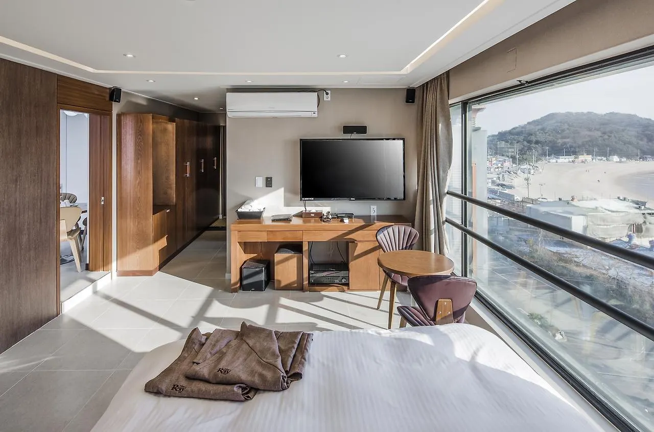 Ray Hotel Incheon