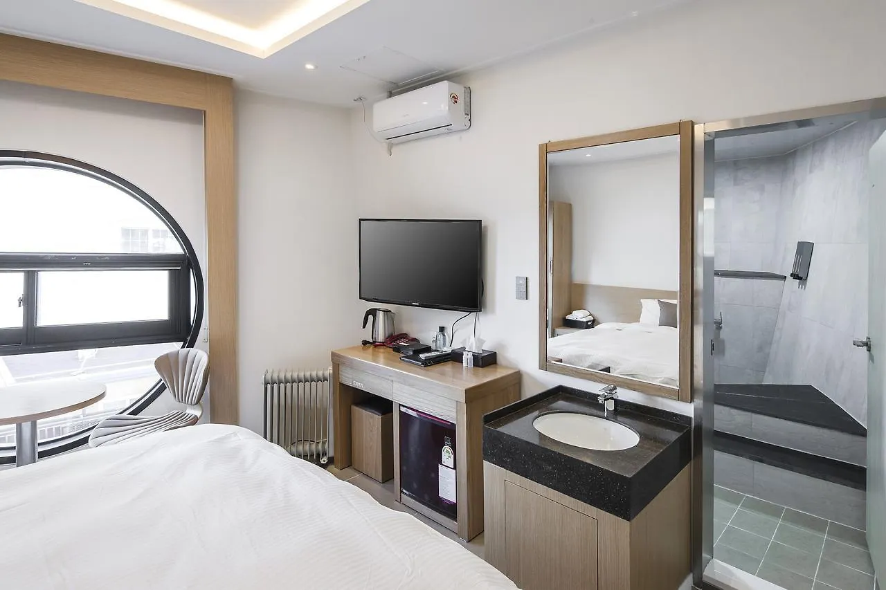 Ray Hotel Incheon